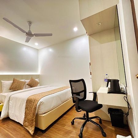 White House By Maxxvalue Service Apartments Bandra Mumbai Exterior photo