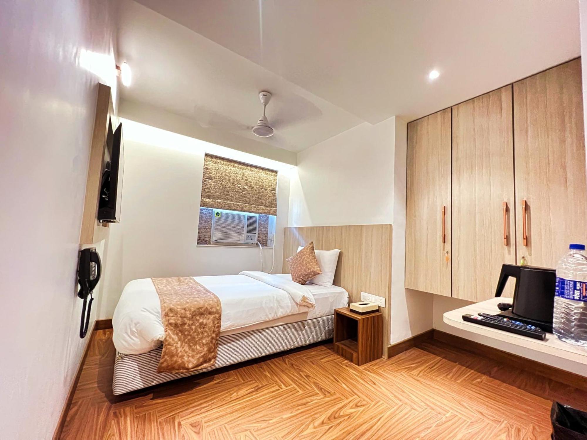 White House By Maxxvalue Service Apartments Bandra Mumbai Exterior photo