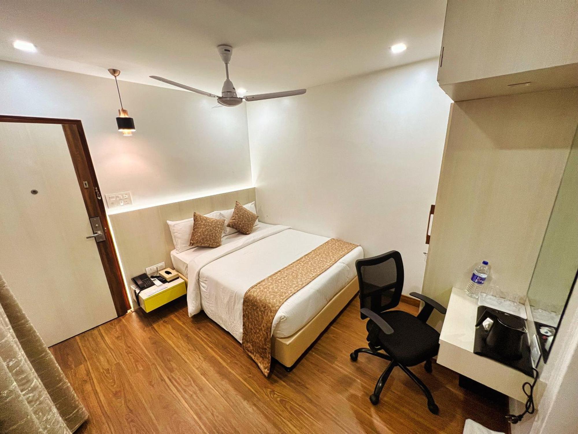 White House By Maxxvalue Service Apartments Bandra Mumbai Exterior photo